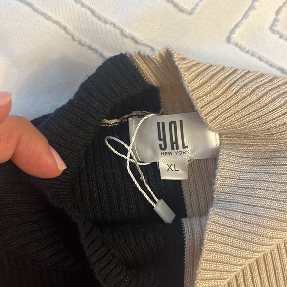 YAL womens two colored sweater size XL - Picture 10 of 13